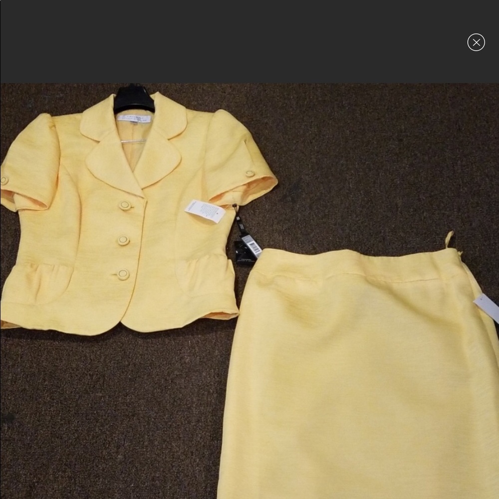 Tahari Suit 🍋 Yellow